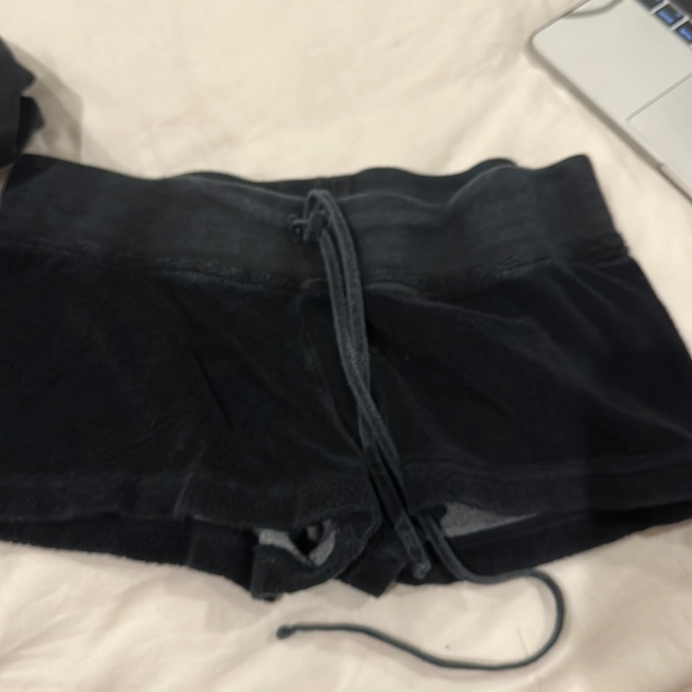 Hard tail shorts